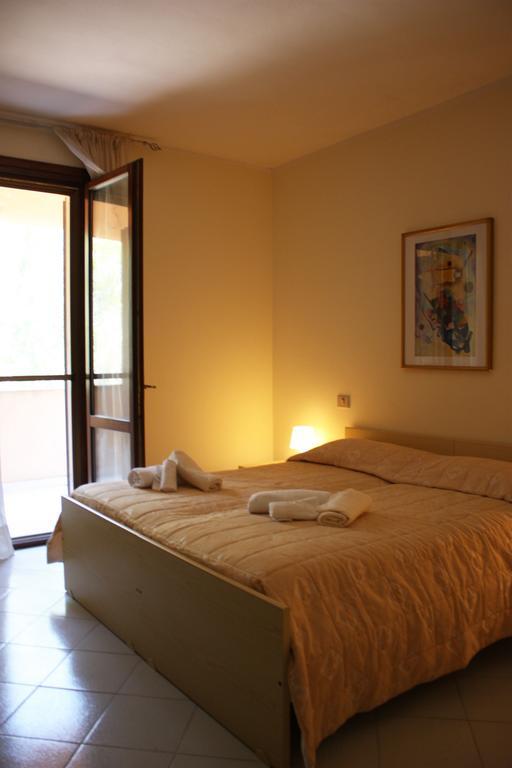 Hotel La Pineta Arborea Szoba fotó